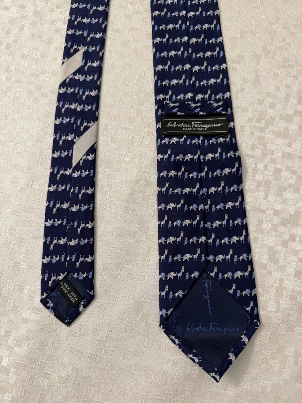 Salvatore Ferragamo Men's Navy Novelty Print Silk Tie